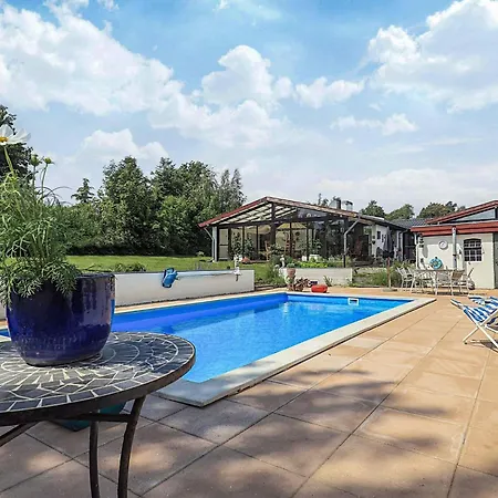 5 Person In Frederiksvaerk-by Traum *