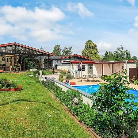 5 Person In Frederiksvaerk-by Traum Frederiksværk